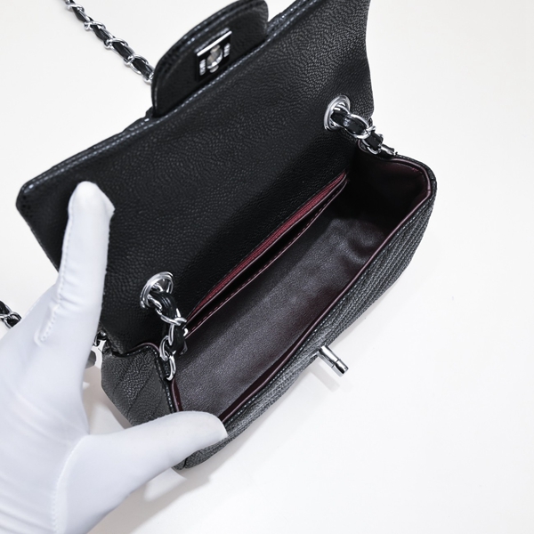 シャネルバッグ着用イメージ